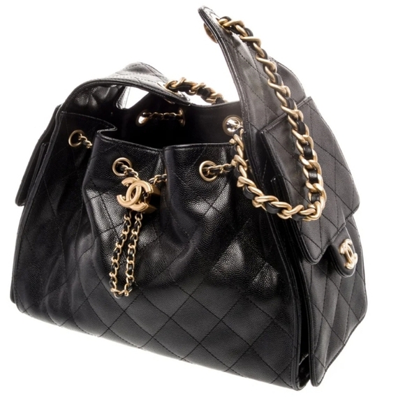 Chanel Hobo Handbag Spring/Summer 2025 Collection by Virginie Viard Black - Picture 2 of 6